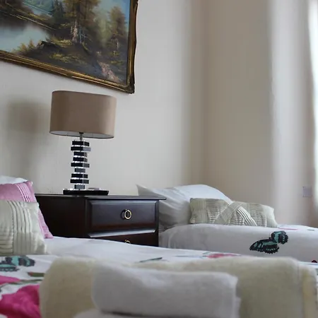 Mother-in-law Leeds (West Yorkshire)